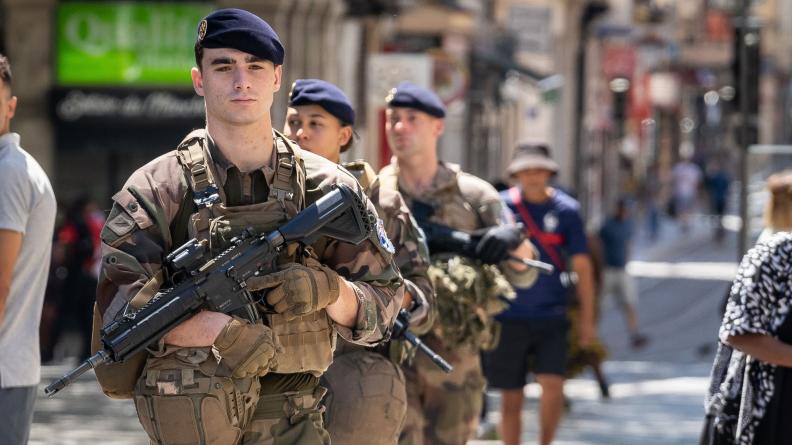 Patrouille SENTINELLE dans les rues de Lyon