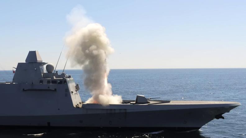 Pour la première fois, la Marine nationale réalise un double tir MdCN simultané