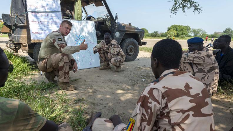 Tchad – Plus de 90 militaires tchadiens et français s’entraînent à Douguia dans le cadre d’un PMO