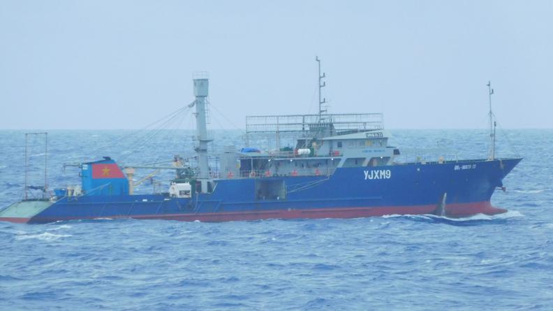 Le BSAOM D’Entrecasteaux embarque deux observateurs vanuatais en mission de police des pêches