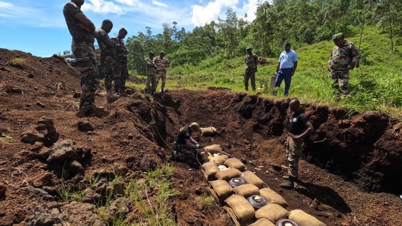  FAZSOI -  DIO destruction de munitions au Comores 
