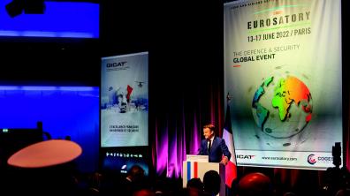 13 juin 2022, à Eurosatory, Emmanuel Macron lance le chantier « économie de guerre »