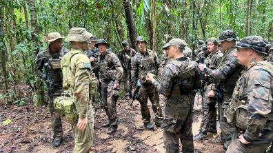 Les forces armées australiennes conduisent un exercice avec les FANC dans le Pacifique Sud.