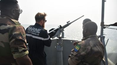 CORYMBE – Embarquement de marins gabonais à bord du PHM Commandant Birot