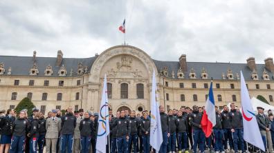 Photo de groupe des sportifs militaires sélectionnés aux jeux olympiques.